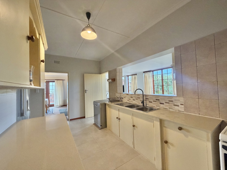4 Bedroom Property for Sale in Paradise Beach Eastern Cape